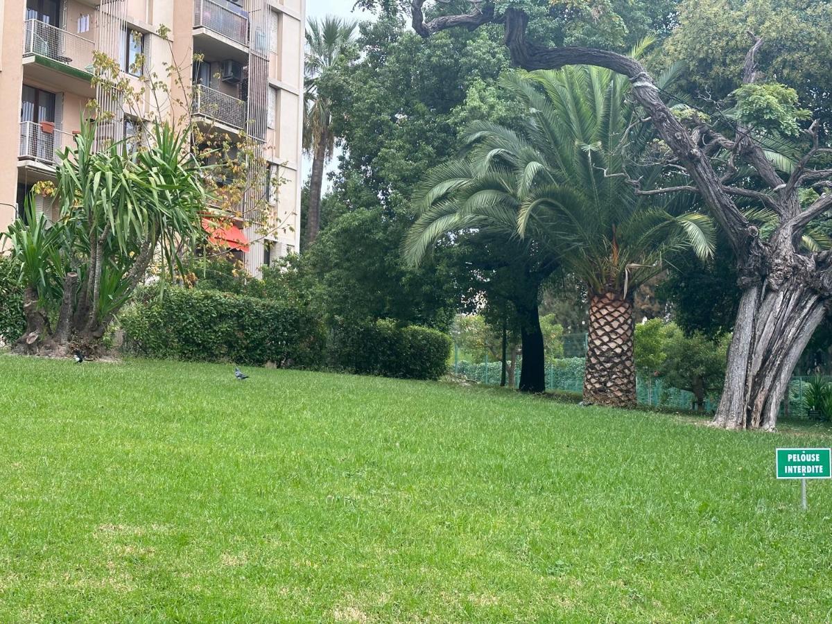 Privat Room In Private Security Residence With Free Parking, 1 Minute From Tramway, 9 Minutes From De Center, Accessible All Transports Nisa Exterior foto