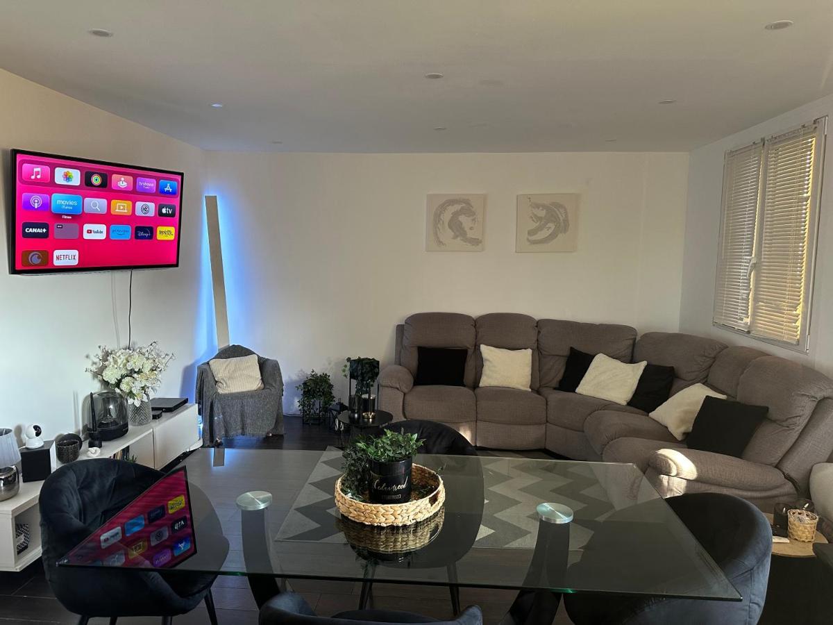 Privat Room In Private Security Residence With Free Parking, 1 Minute From Tramway, 9 Minutes From De Center, Accessible All Transports Nisa Exterior foto